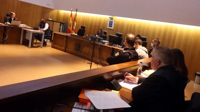 Un instante de la vista oral por el crimen de Hassna, celebrada este martes en la Audiencia Provincial de Huesca.