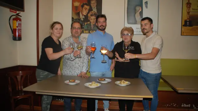 María del Rick’s, Trallero, Mascún del Boira, Toñi del Restaurante Piscinas de Sariñena y Lizer del Boira.