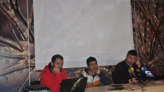 Álex Varela, Iván González y Fernando Sánchez, en el centro A Lurte, al presentar la nueva temporada.