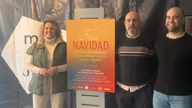 Marian Bandrés, Daniel Cruz y Adrián Betrán han presentado la campaña navideña de Acomseja en su sede de Jaca.