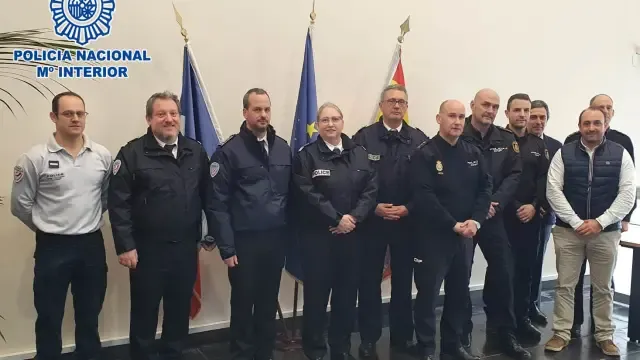 Participantes en la reunión de responsables la Policía Nacional de España y Francia que tuvo lugar ayer en Canfranc.