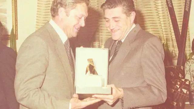 Juan José Loscertales, presidente de la entidad en 1986, y Ricardo Oliván.