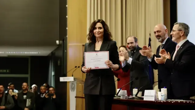 Isabel Díaz Ayuso, tras recibir el reconocimiento en la Complutense.