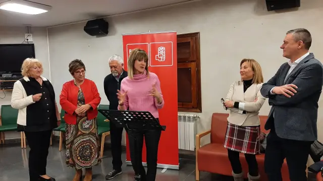 La concejal socialista Lorena Cajal, en su presentación como candidata a la alcaldía de Biescas.
