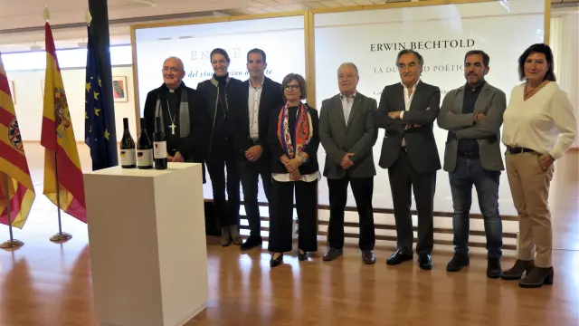 Pérez, Galindo, Gracia, De Pablo, Gracia, Nozaleda, Gracia y Durán en la inauguración de la muestra.