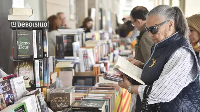 La Feria del Libro reunió a una multitud de lectores, libreros, autores y editoriales en Los Porches de Galicia