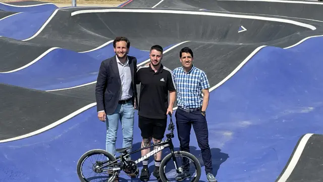 Isaac Claver, Jon Pardo y Eliseo Martín en la pista en la que se disputará la Copa de España de Pump Track.