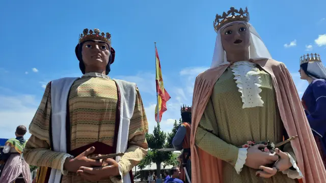 Los gigantes de los Reyes Isabel y Fernando de Graus en Alcañiz.