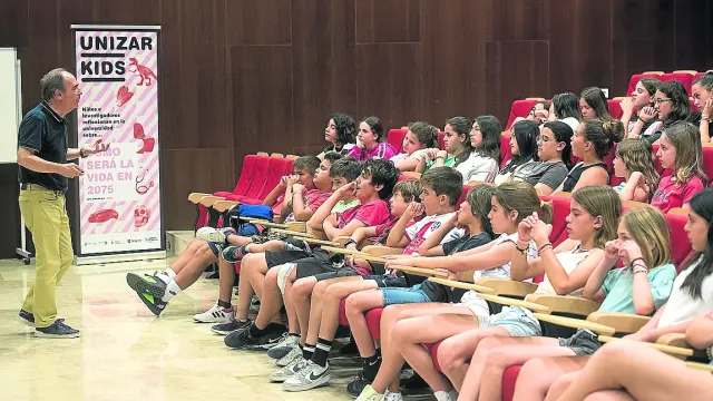 José Manuel Nicolau habló a los escolares sobre su gran pasión, la Ecología.