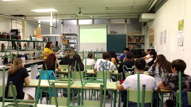 Foto del primer día de clases de FP en el IES Pirámide, donde un grado de Informática no tiene profesores de la materia.