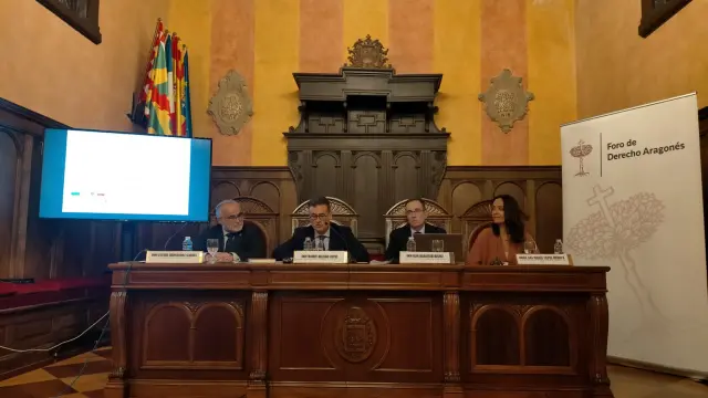 El Foro de Derecho Aragonés se ha celebrado en el Ayuntamiento oscense.