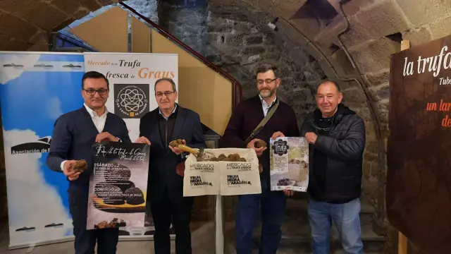 Roque Vicente, José Cebollero, David Royo y César Sistac presentaron la Feria y el Mercado de la Trufa.