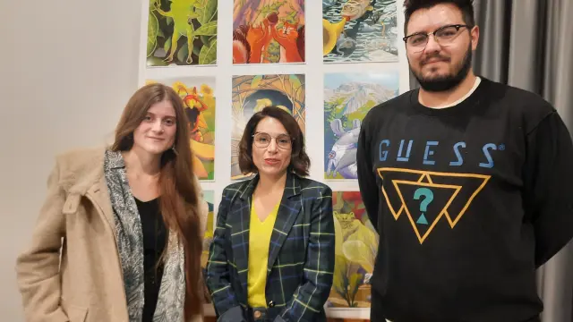 Sara Ballarín, Belén Lanau y Didac Larrégola en la inauguración de la exposición.