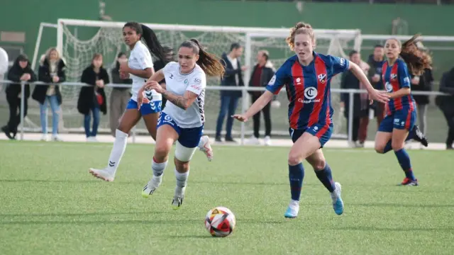 Instantánea del duelo disputado este domingo entre el Zaragoza CFF y la SD Huesca Femenino.