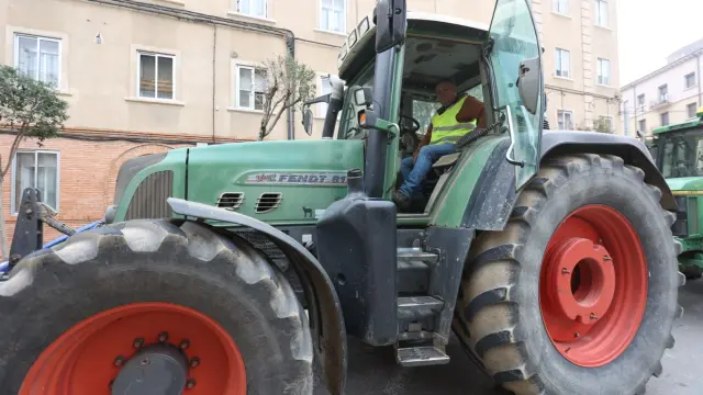 Fernando Allué, agricultor de Lierta en la tractorada de Huesca