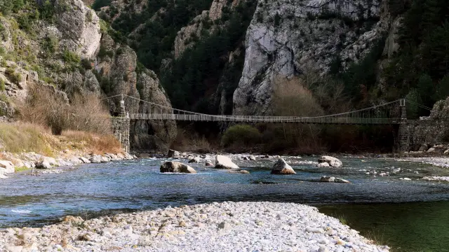El proyecto contempla la recuperación de la pasarela de Jánovas y la instalación de otras nuevas.