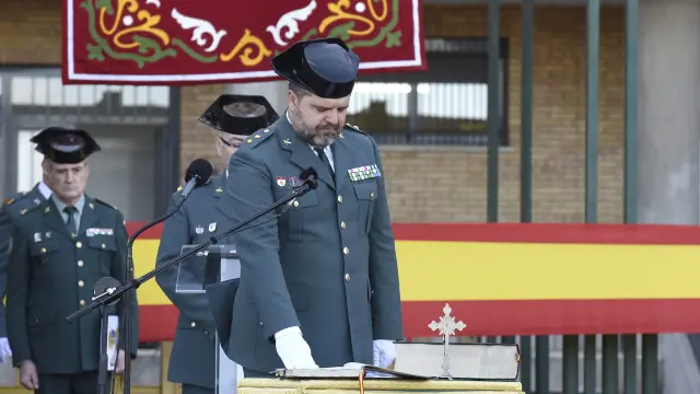 El nuevo teniente coronel de la Guardia Civil en Huesca, José Enrique Cordobés, toma posesión del cargo.