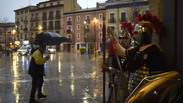 Suspendida la procesión del Santo Entierro en Huesca debido a la lluvia