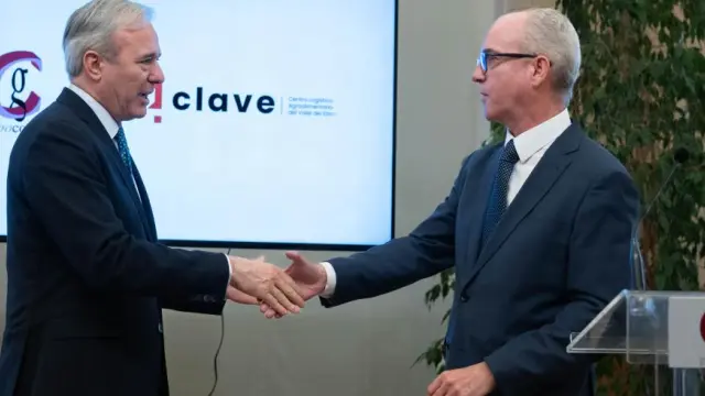 El presidente de Aragón, Jorge Azcón, y el CEO del Grupo Costa, Jorge Costa, durante la presentación del proyecto Clave.