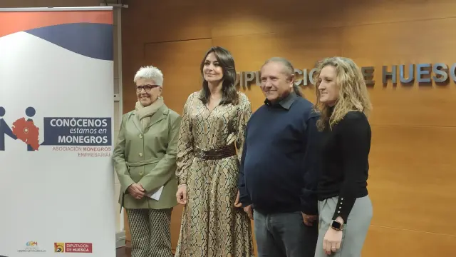 Laguna, Rufas, Penella y Machín en la presentación de 'Conócenos estamos en Monegro'.