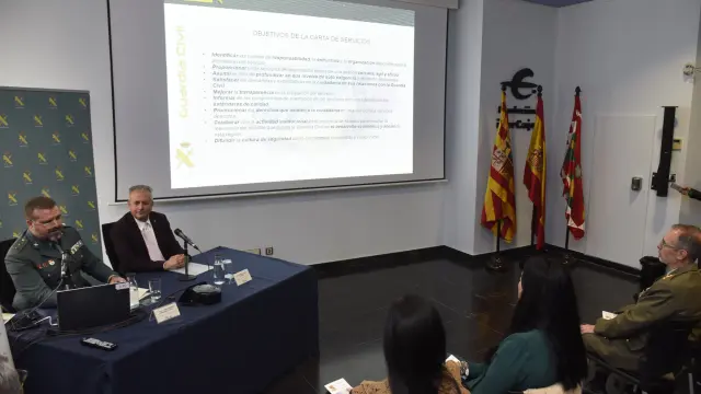 Presentación de la Carta de Servicios de la Guardia Civil, este viernes en Huesca.