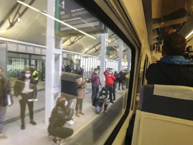 Llegada del primer tren a la nueva estación de Canfranc