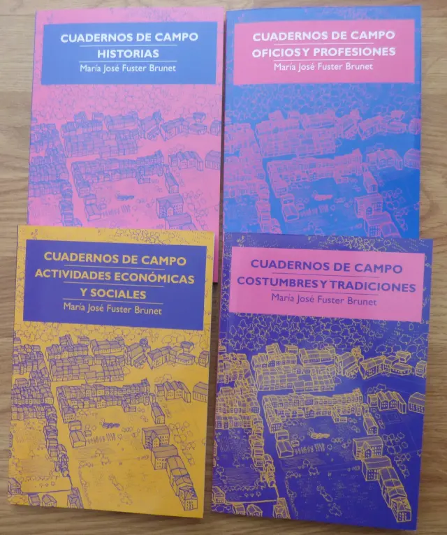 Los cuatro volúmenes de Cuadernos de Campo.