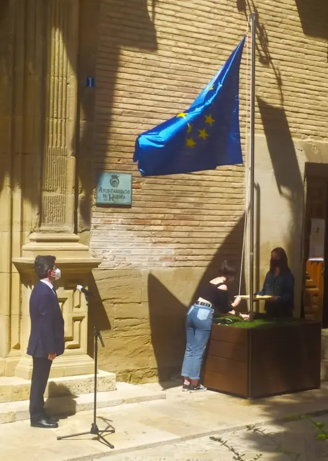 Izada de la bandera europea