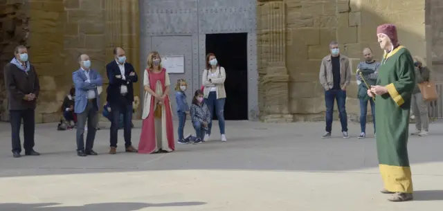 Una de las escenas teatralizadas en torno a la historia de Petronila de Aragón.