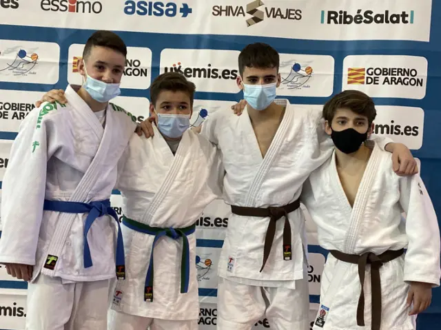 Los cuatro jóvenes judocas del Club Samurai de Huesca.