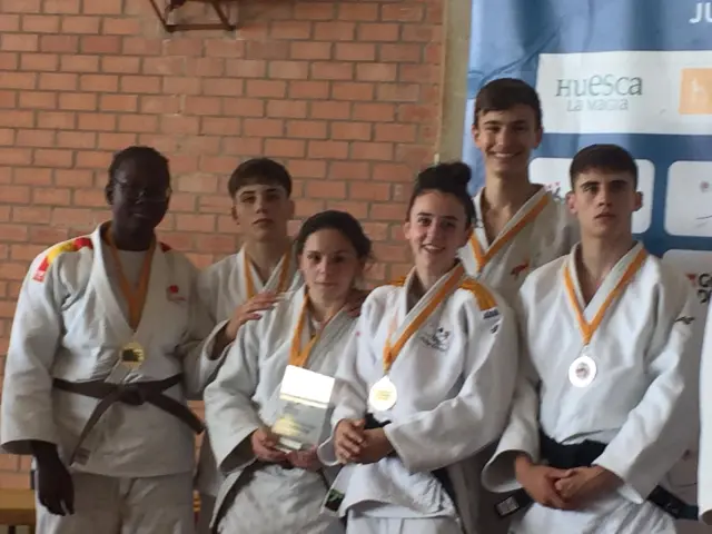 Representantes cadetes del Club Judo Binéfar en el Campeonato de Aragón.