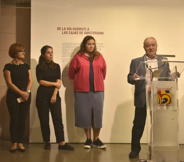 Maribel de Pablo, Almudena Rubio, María Pallás y Miguel Gracia inauguraron la muestra.