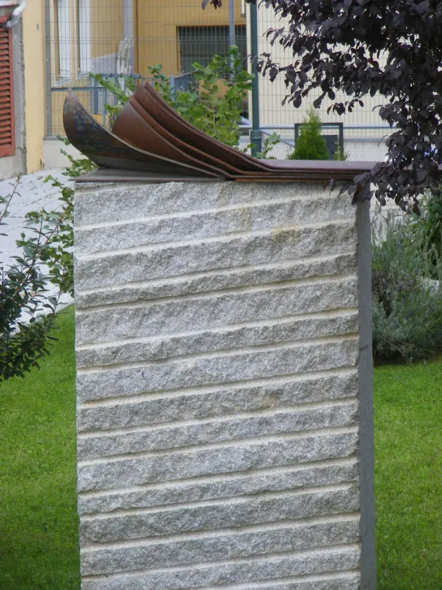 Escultura Arado, de Ernest Altés.