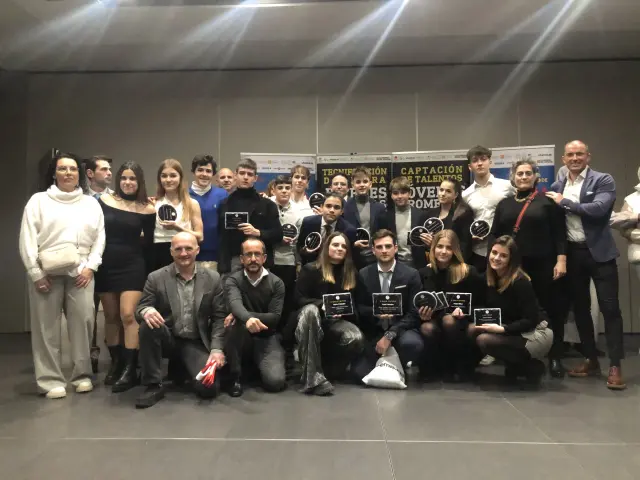 Premiados de la Escuela de Judo Ibón de Huesca en la gala.