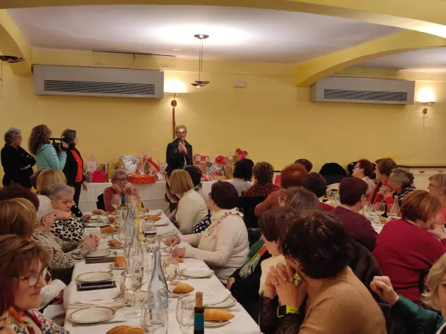 Comida de mujeres celebrada en Graus.