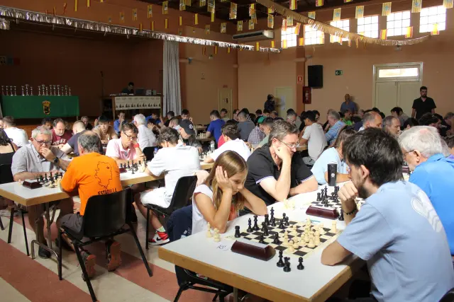 Participantes en el torneo de ajedrez en Alcubierre disputado en 2023.