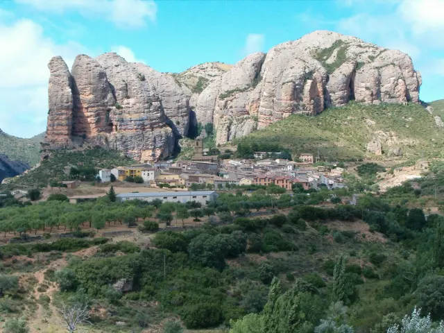 Vista del pueblo de Agüero.