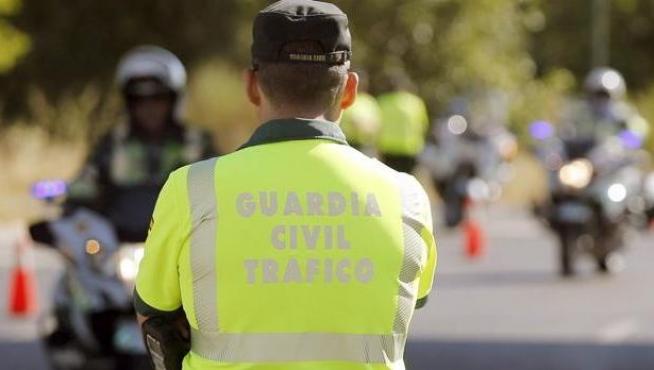 Fallece un motorista de la Guardia Civil de Tráfico en la N-330, a la altura de Zuera