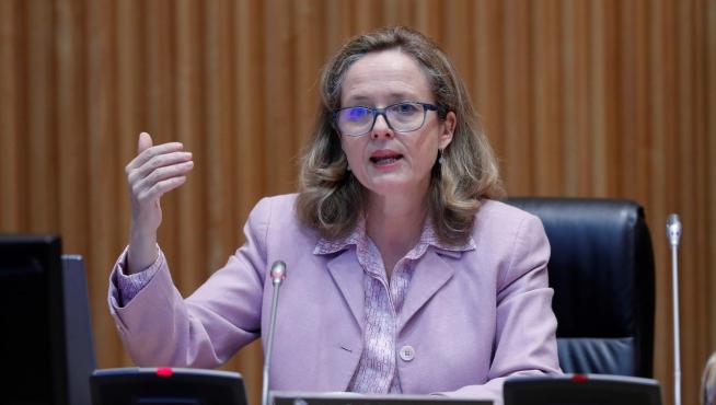 Calviño insiste en concentrar los ERTE en empresas que no puedan reabrir