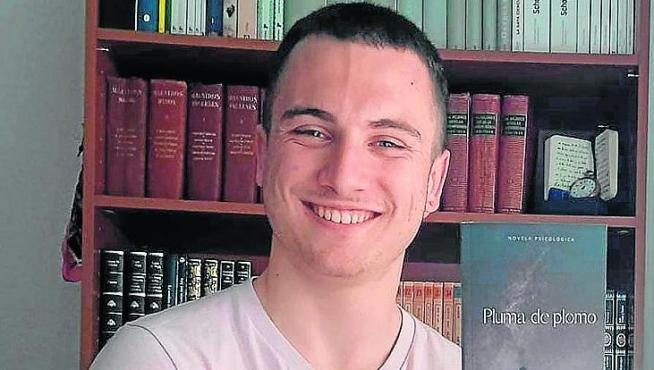 El jaqués Iván Seral, en Salamanca, con su nueva novela.