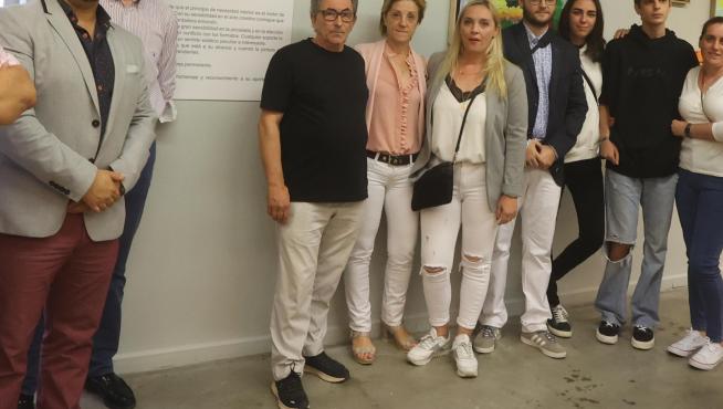 Familiares de Félix Moreno junto a Cajal, Torrente y Torre en la exposición.