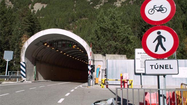 Paso fronterizo del túnel de Bielsa abierto para el tránsito de vehículos.