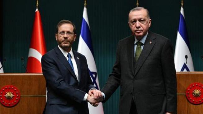 Herzog y Erdogan se estrecharon la mano durante un encuentro en marzo de este año en la capital turca, Ankara.