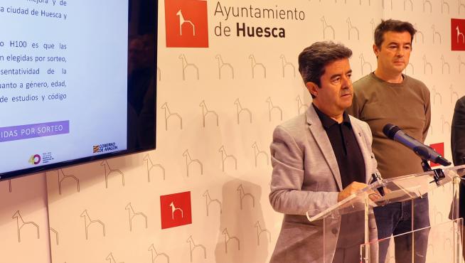 Luis Felipe, Carlos Oliván y Ramón Lasaosa durante la presentación de la segunda fase de H100.