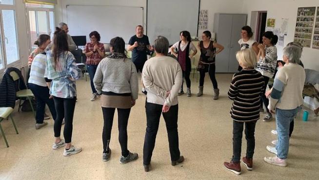 Participantes en el taller celebrado en el Centro de Adultos.