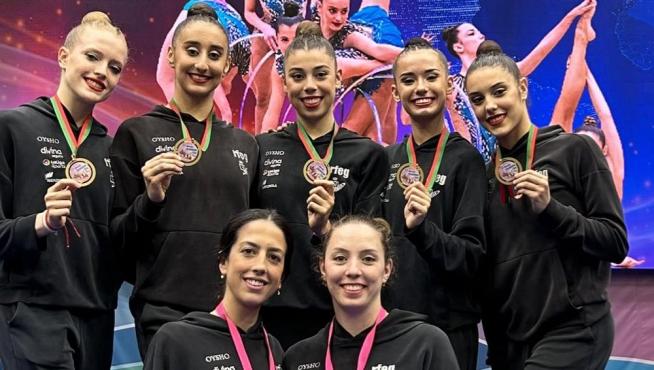 Las españolas, con la medalla de oro conseguida en Portimao.