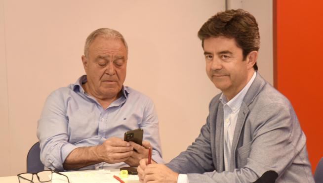 Miguel Gracia y Luis Felipe, durante la Ejecutiva Provincial de este martes.