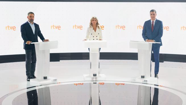 Abascal (Vox), Díaz (Sumar) y Sánchez (PSOE), este miércoles durante el debate de TVE.
