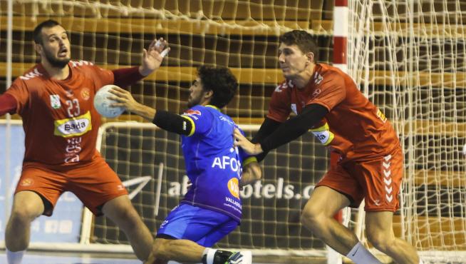 El Bada Huesca tratará de apoyarse en su defensa en Logroño