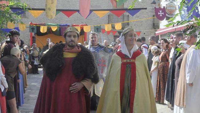 Bailo celebra la 7ª recreación histórica de la llegada del Santo Grial.